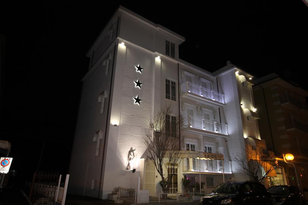 Hotel Belvedere Spiaggia Римини Экстерьер фото