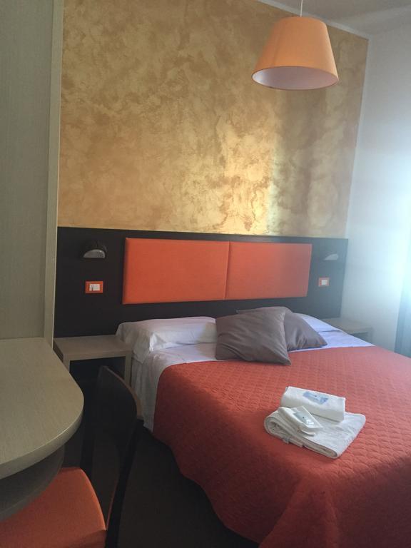 Hotel Belvedere Spiaggia Римини Экстерьер фото